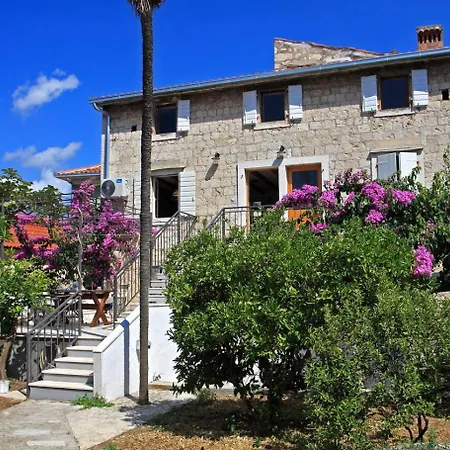Apartamento Heritage Stone House - Comfort, Terrace & Garden *