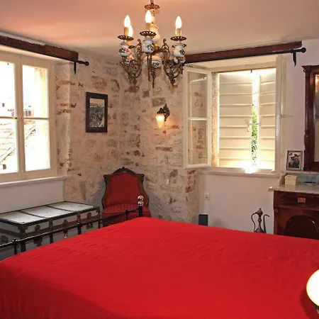 Heritage Stone House - Comfort, Terrace & Garden Apartamento Trogir